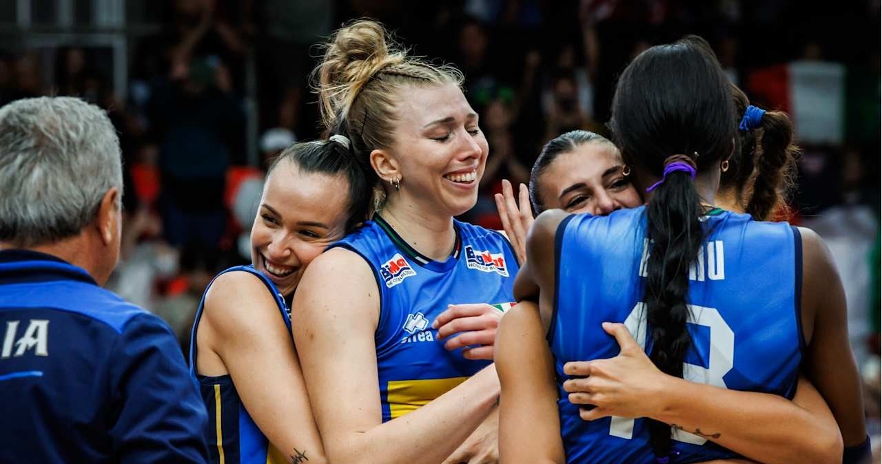 Finał MŚ siatkarek. Turcja - Włochy. Gdzie i o której oglądać? [TRANSMISJA NA ŻYWO, WYNIK]