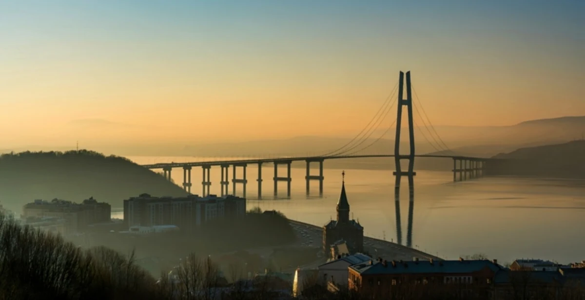 Sofiane Sehili, znany francuski kolarz długodystansowy, został zatrzymany przez rosyjskie służby podczas próby pobicia rekordu świata w przejeździe przez Eurazję. Sportowiec przebywa obecnie w areszcie tymczasowym we Władywostoku, a sprawą zajmuje się francuski konsulat.
