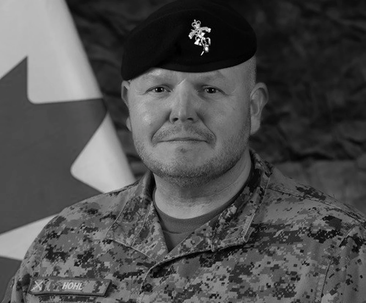 Żołnierz Kanadyjskich Sił Zbrojnych, który zaginął na Łotwie na początku tego tygodnia, został znaleziony martwy. To chorąży George Hohl. Okoliczności jego śmierci są badane. 