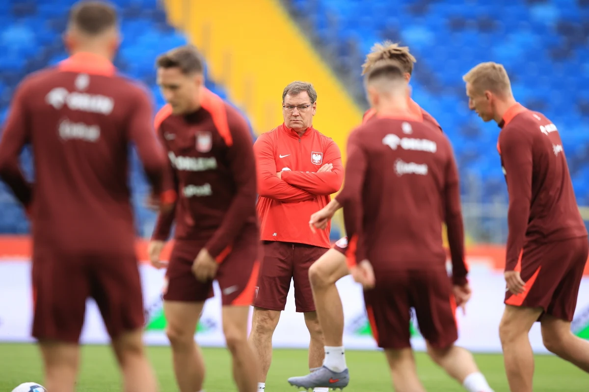 Piłkarska reprezentacja Polski zmierzy się dziś z Finlandią w eliminacjach mistrzostw świata. Mecz rozpocznie się w Chorzowie o godz. 20.45.