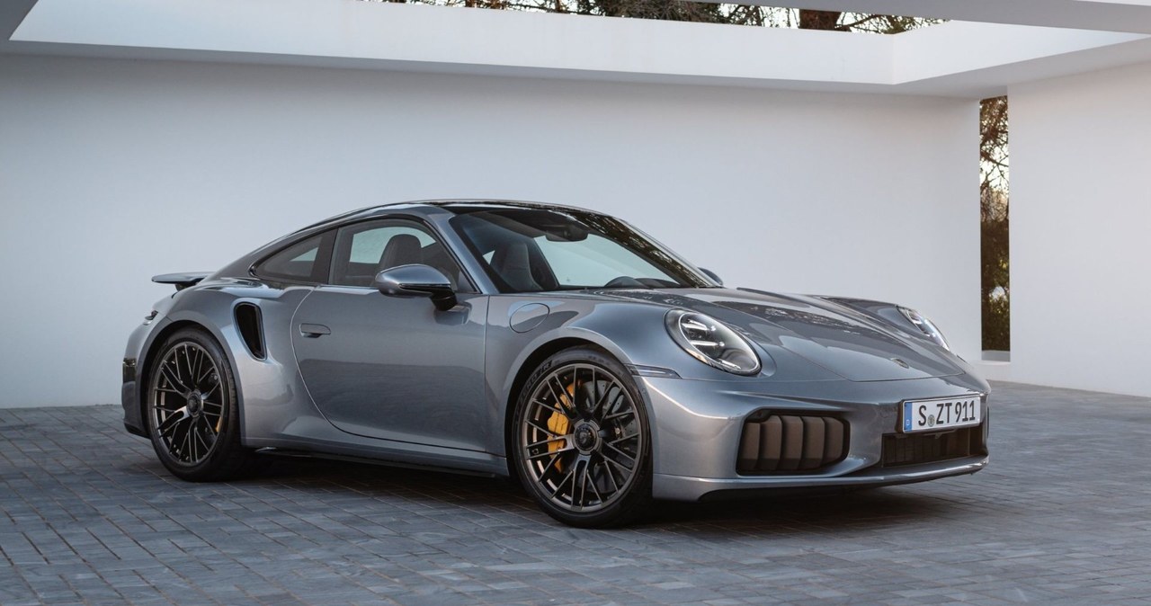 Nowe Porsche 911 Turbo S z hybrydą jest cięższe, ale szybsze. Nigdy nie było mocniejszego 911 wiadomości,aktualności,Interia Nowe Porsche 911 Turbo S z hybrydą jest cięższe, ale szybsze. Nigdy nie było mocniejszego 911