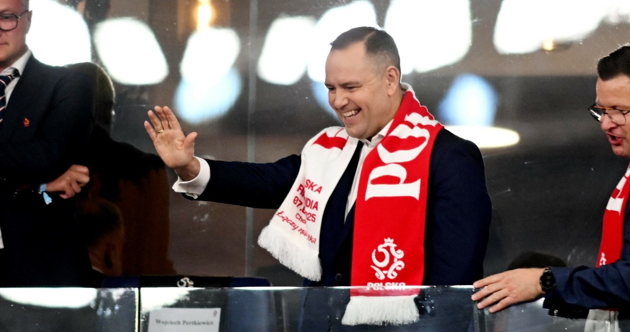 Sceny pod Stadionem Narodowym, aż trudno uwierzyć. W tle Karol Nawrocki