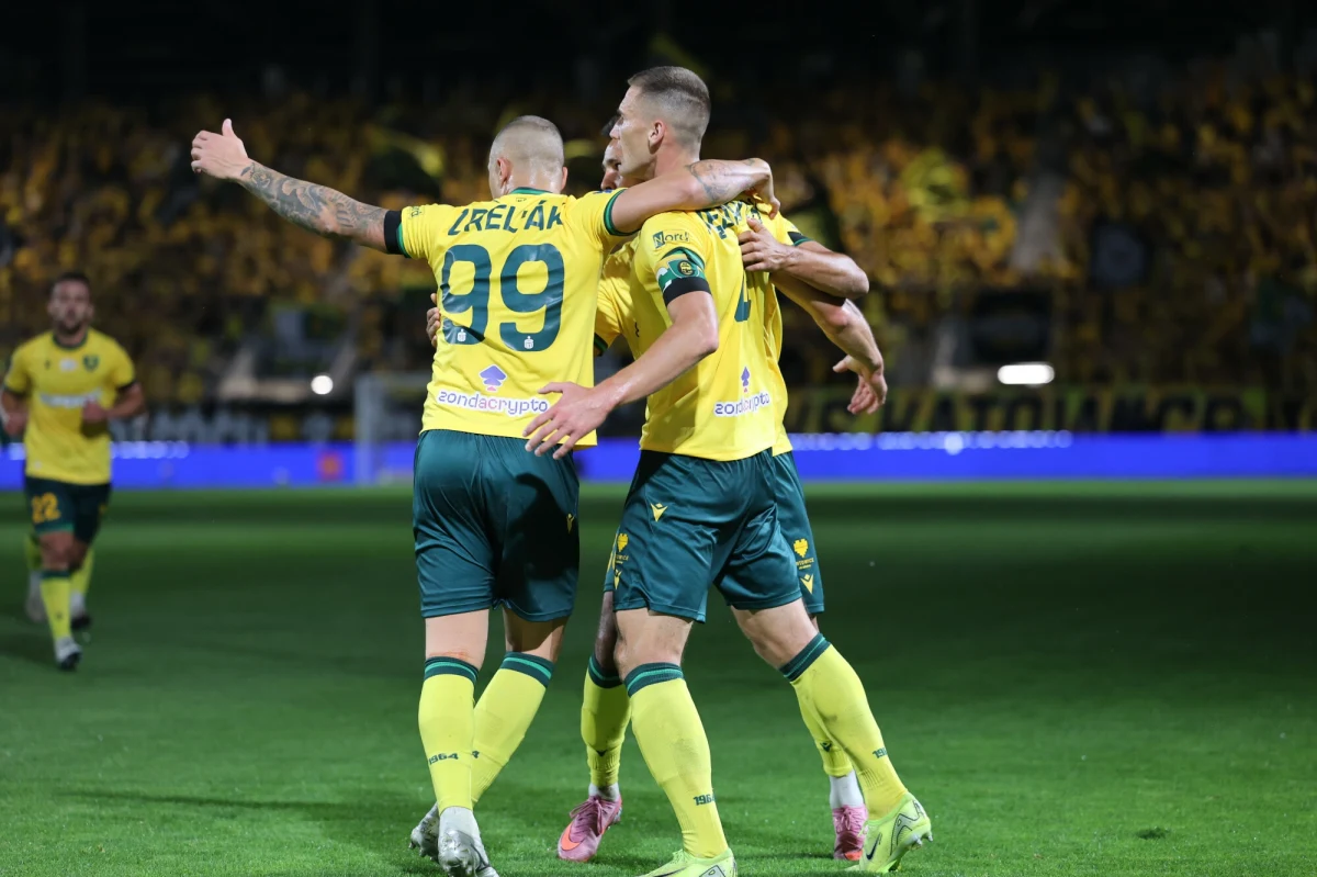 Radomiak Radom poinformował o pozyskaniu nowego zawodnika. 22-letni Josh Wilson-Esbrand, angielski lewy obrońca, został wypożyczony z Manchesteru City na sezon 2025/26. To już jedenaste wzmocnienie radomskiego klubu w obecnym oknie transferowym.