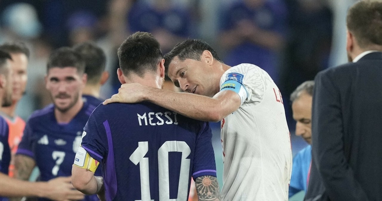 Lewandowski zrównał się z Messim. Pilna wiadomość tuż zwycięstwie z Finlandią wiadomości,aktualności,Interia Lewandowski zrównał się z Messim. Pilna wiadomość tuż zwycięstwie z Finlandią