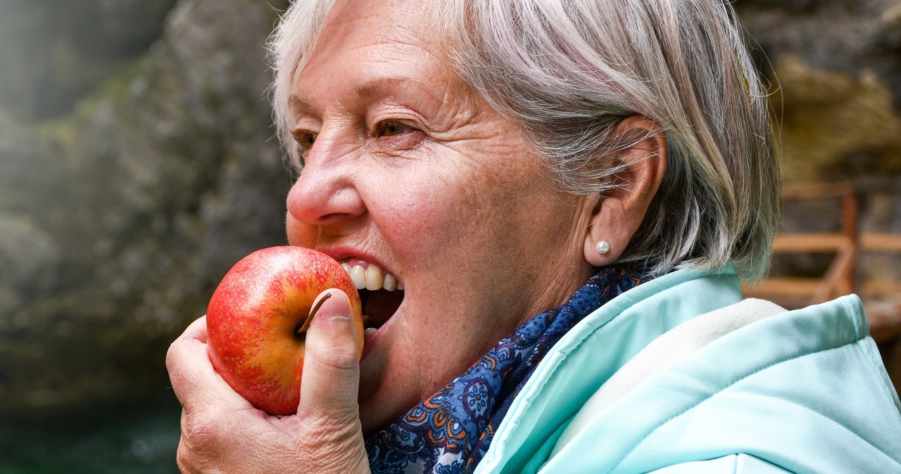 Jakie jabłko powinien wybrać senior, by zadbać o serce i pamięć?