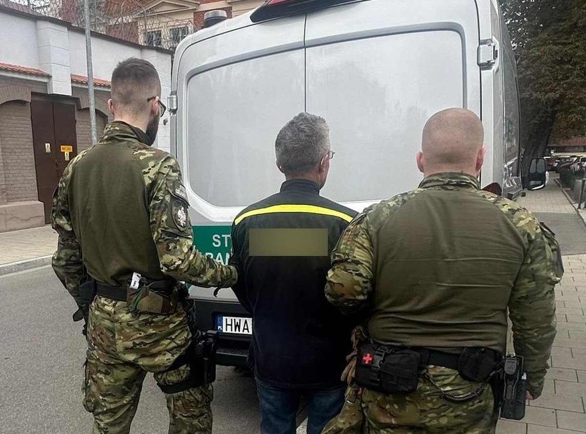 Pijany kierowca, fałszerz i dłużnik. Jednego dnia zatrzymani na krakowskim lotnisku