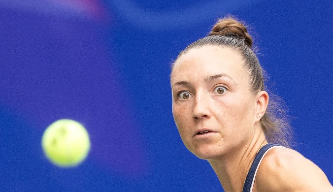 2:5, piłka setowa dla finałowej rywalki Świątek z Wimbledonu. Koncert Polki