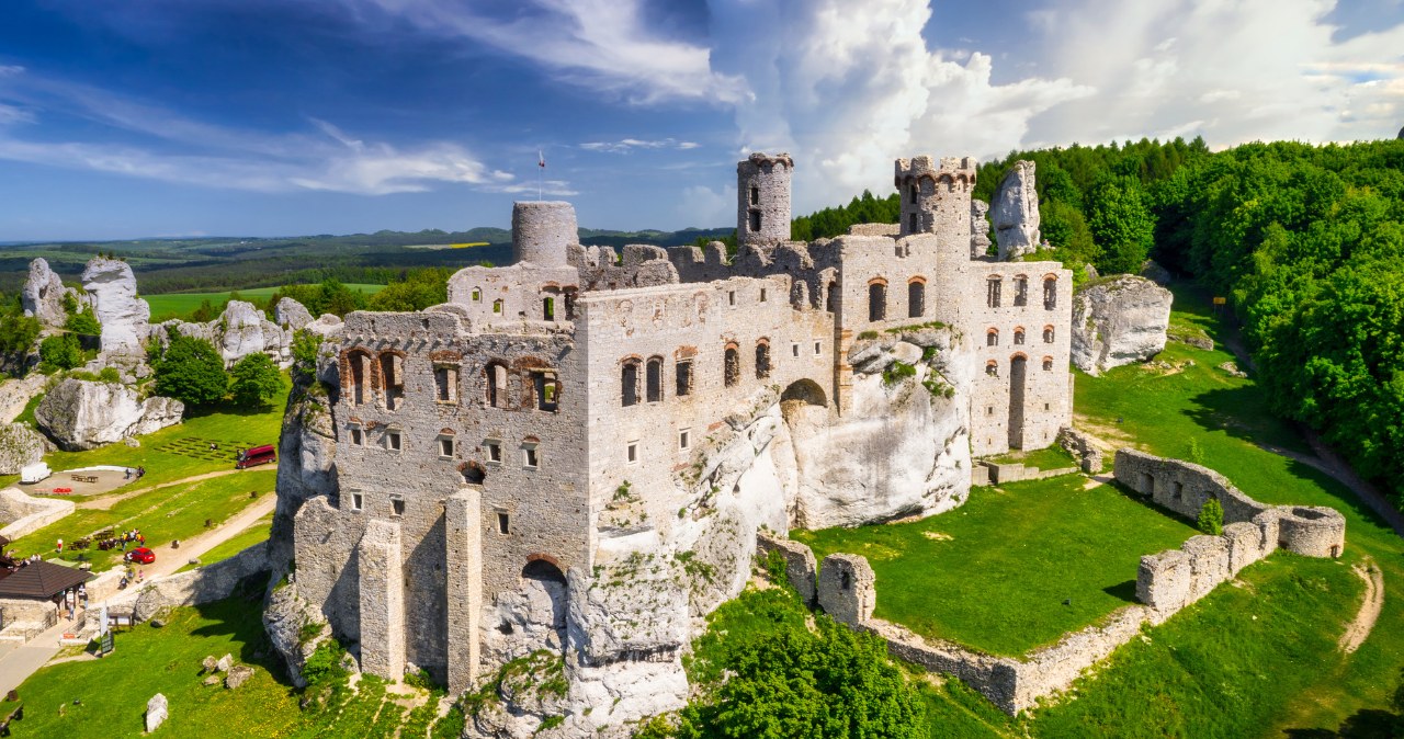 Piękny zamek na Szlaku Orlich Gniazd. Hit na jednodniową wycieczkę