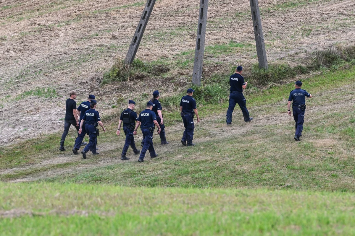 Uszkodzony dron został znaleziony na polu w miejscowości Czosnówka koło Białej Podlaskiej - podała lubelska policja. Nie ma osób poszkodowanych. 