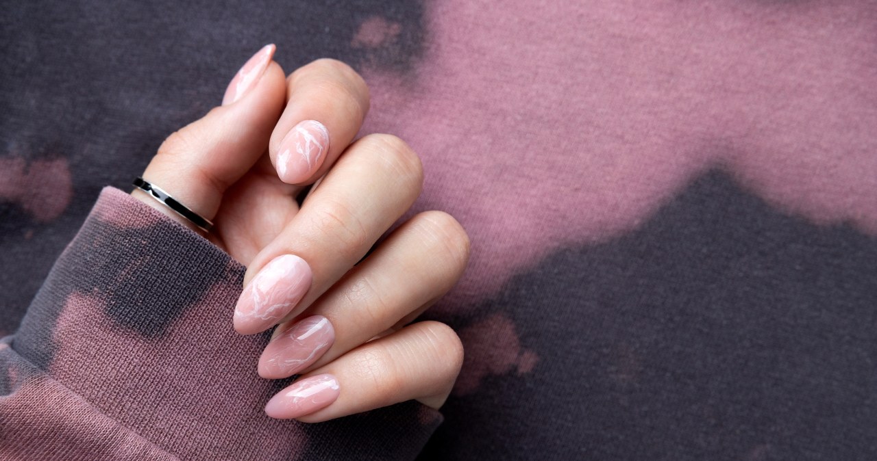 Ten wzór na paznokciach będzie hitem jesieni. Polki oszaleją na jego punkcie