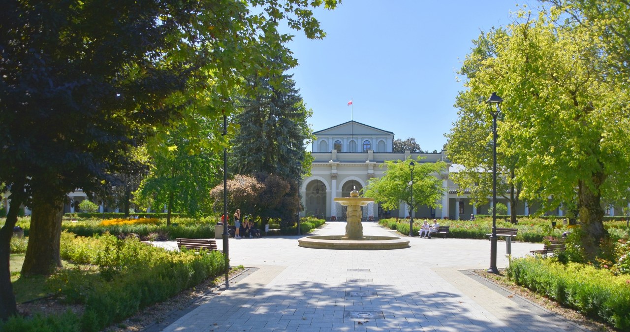 To uzdrowisko jest chętnie wybierane na jesienne turnusy. Ma walory lecznicze i turystyczne