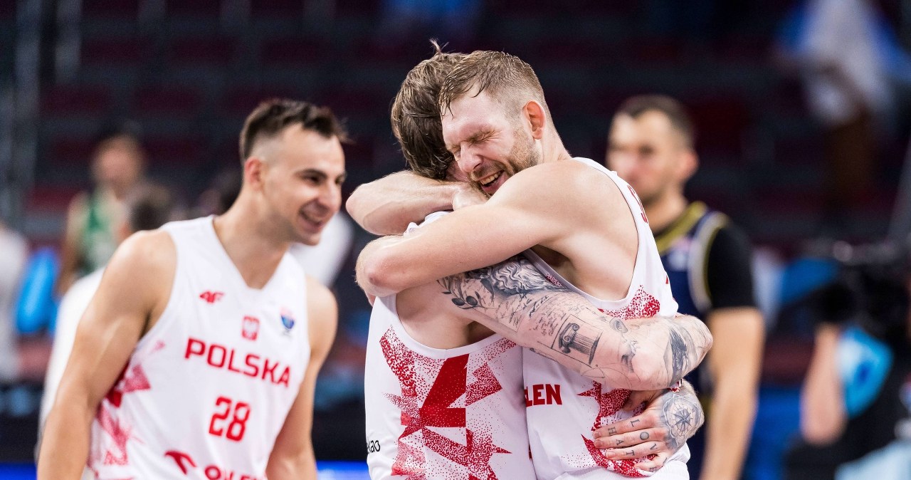 wiadomości,aktualności,Interia Wielka postać reprezentacji patrzy na kadrę z podziwem. 