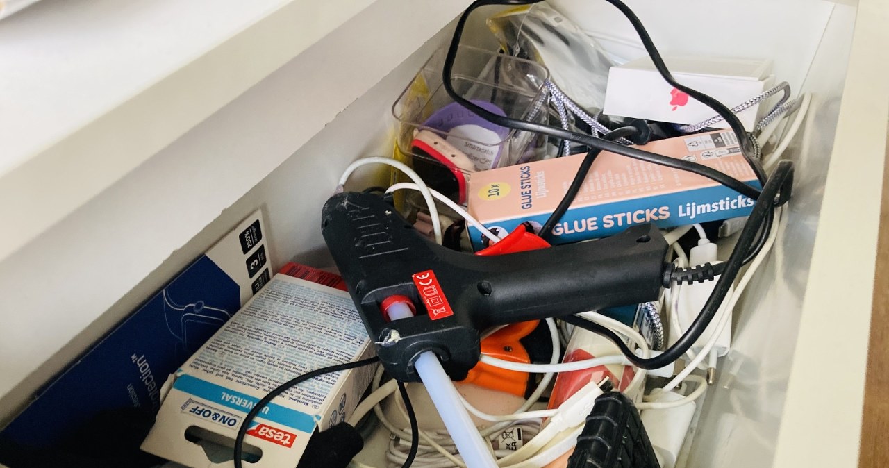 Masz ją w domu i udajesz, iż nie istnieje. „Szuflada wstydu” zmorą Polaków