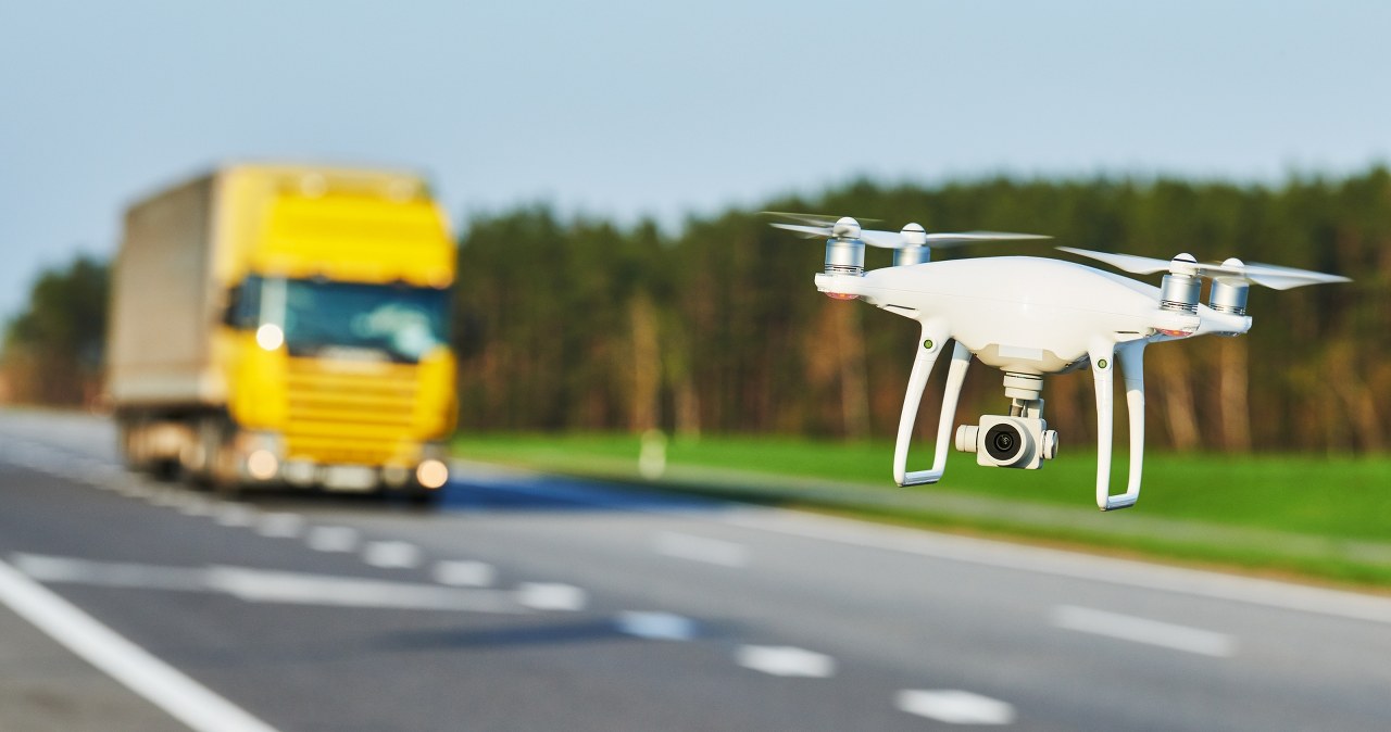 Dron spadł na samochód? Sprawdź, czy należy ci się odszkodowanie