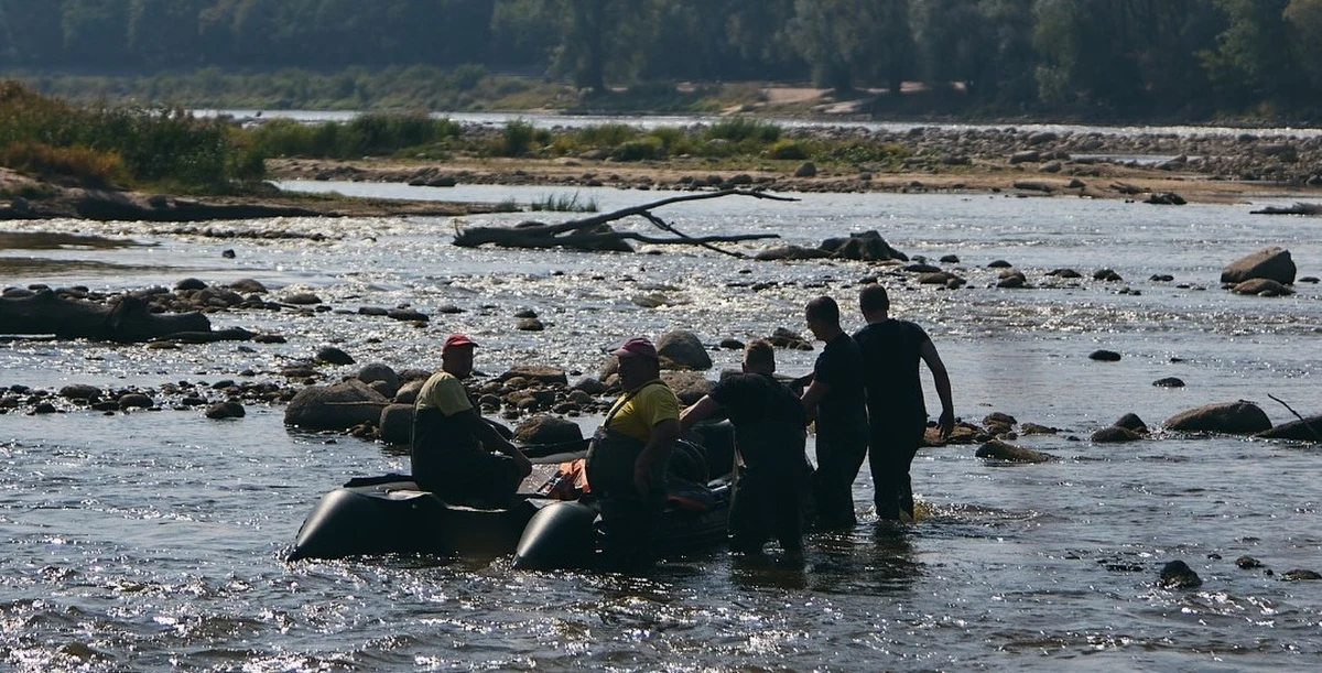 Z dna Wisły archeolodzy pod kierunkiem prof. Huberta Kowalskiego z Uniwersytetu Warszawskiego wydobyli w środę kolejne fragmenty legendarnej Villi Regii - królewskiej rezydencji Władysława IV Wazy. To prawdziwa gratka nie tylko dla miłośników historii. 