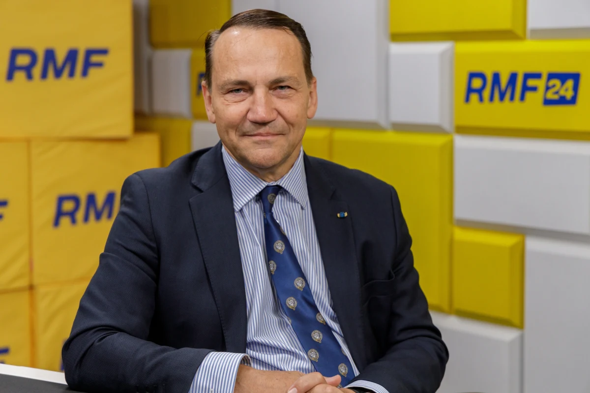 W naszej ocenie prowokacja, którą dokonała Rosja była umyślna i musimy Rosji być w stanie odpowiedzieć na każdym szczeblu drabiny eskalacji. Rosja testuje nie tylko Polskę, ale i całe NATO w wymiarze nie tylko wojskowym, ale także politycznym - ocenił w Porannej rozmowie w RMF FM szef resortu dyplomacji Radosław Sikorski wtargnięcie rosyjskich dronów w polską przestrzeń powietrzną w nocy z wtorku na środę.