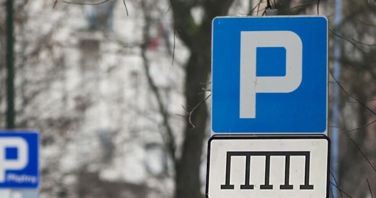 Czarna brama na białym tle. Nowy znak zaskoczył kierowców