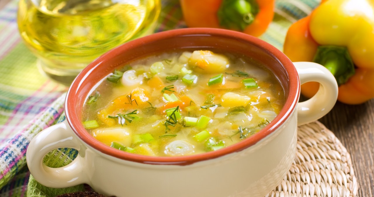 Jak zrobić babciną jarzynową, która smakuje jak z dzieciństwa? To proste!