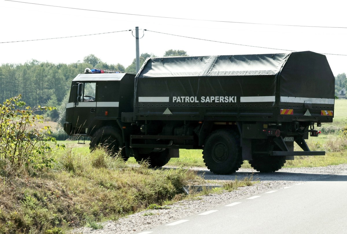 Niebezpieczne znalezisko na Mazowszu. Na co trafił mężczyzna w ogrodzie?