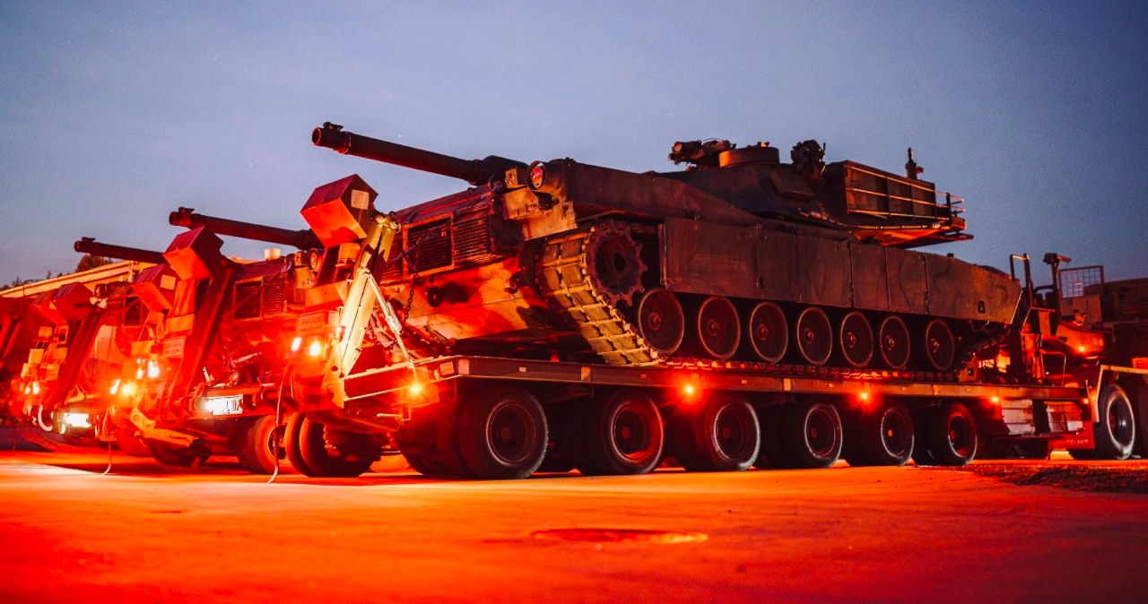 Do Polski dotarł ogromny transport czołgów Abrams