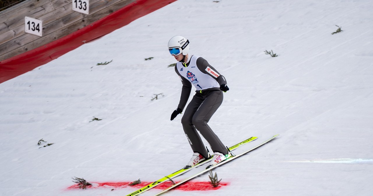 Polak już był drugi, nagle nastąpił zwrot. Dramat skoczka w LPK