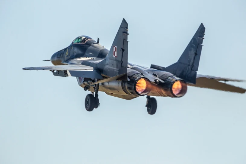 Poljska vojska zaradi nevarnosti napadov z droni na območjih Ukrajine v bližini meje aktivirala lovska letala