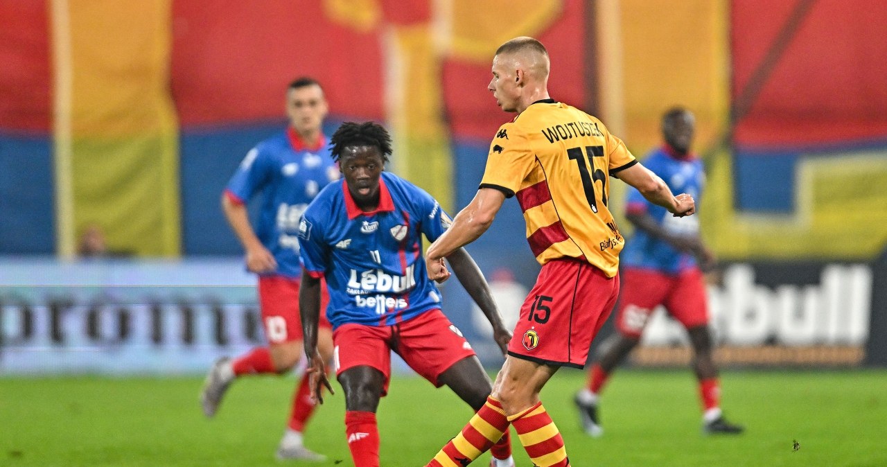 wiadomości,aktualności,Interia Czerwona kartka, potem gol w końcówce. Piast znów bez triumfu, ale z urwanym Jagiellonii punktem