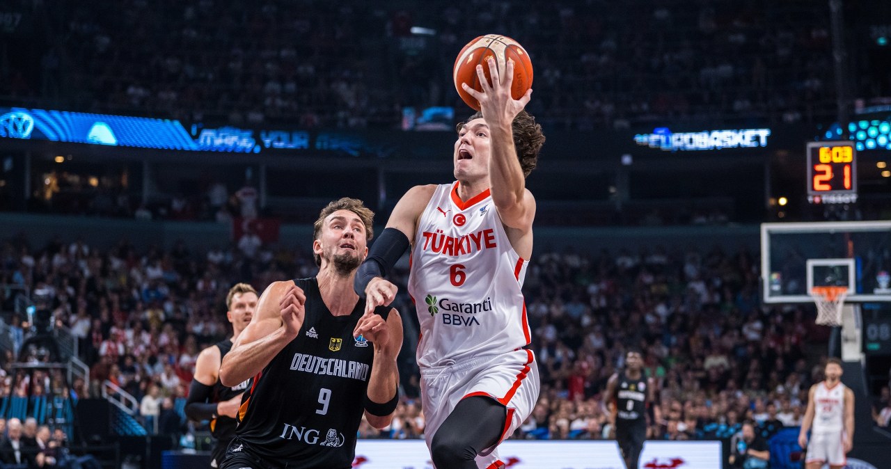 wiadomości,aktualności,Interia Epicki bój w finale EuroBasketu, decydowały ostatnie sekundy. Pogromcy Polaków otarli się o historyczny sukces