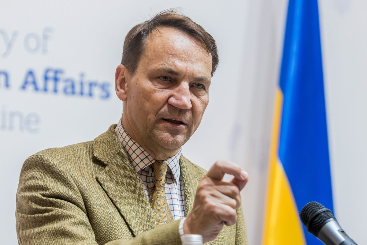 Sikorski za przechwytywaniem rosyjskich dronów i rakiet nad Ukrainą