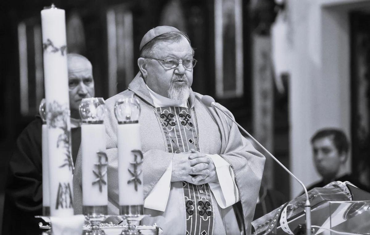 W wieku 87 lat w niedzielę zmarł biskup senior diecezji drohiczyńskiej Antoni Pacyfik Dydycz. W Konferencji Episkopatu Polski przez lata przewodniczył Komisji ds. Trzeźwości oraz Zespołowi Pomocy Kościołowi na Wschodzie. Wielokrotnie zabierał głos w sprawach społecznych i politycznych.