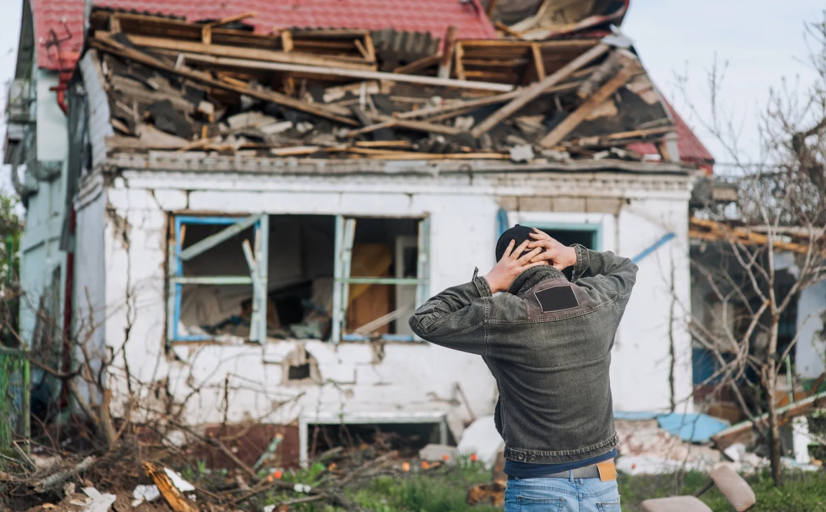 Ekstremalne zjawiska pogodowe, które nawiedziły Europę latem 2025 roku, przyniosły kontynentowi straty liczone w dziesiątkach miliardów euro - wynika z najnowszego raportu naukowców z Uniwersytetu w Mannheim i Europejskiego Banku Centralnego. Według badaczy, skutki upałów, susz i powodzi odczuwalne są nie tylko w zniszczonej infrastrukturze, ale także w rosnących kosztach produkcji i inflacji, a łączny rachunek za tegoroczne anomalie pogodowe może w kolejnych latach wzrosnąć nawet trzykrotnie.
