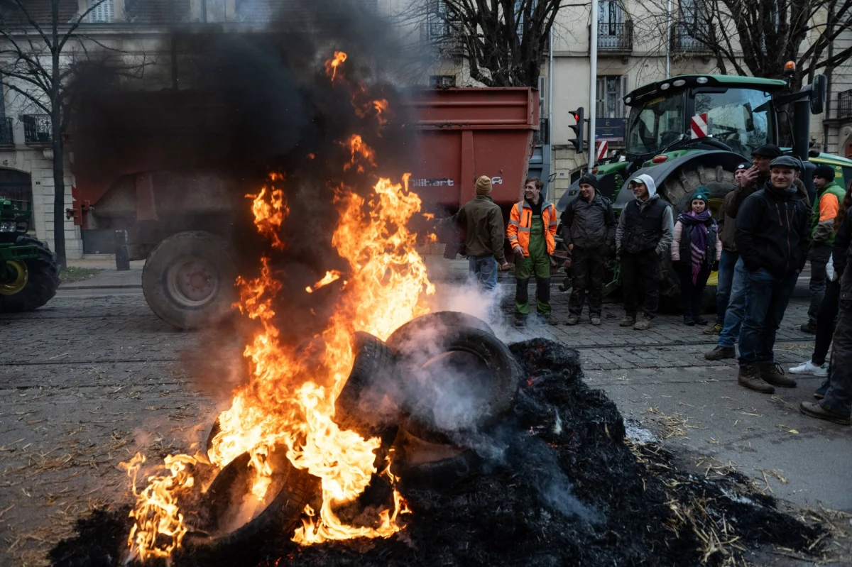Największy francuski związek rolników wezwał do protestów przeciwko unijnej umowie z państwami Mercosur i amerykańskim cłom. Demonstracje mają przejść przez Francję 26 września.