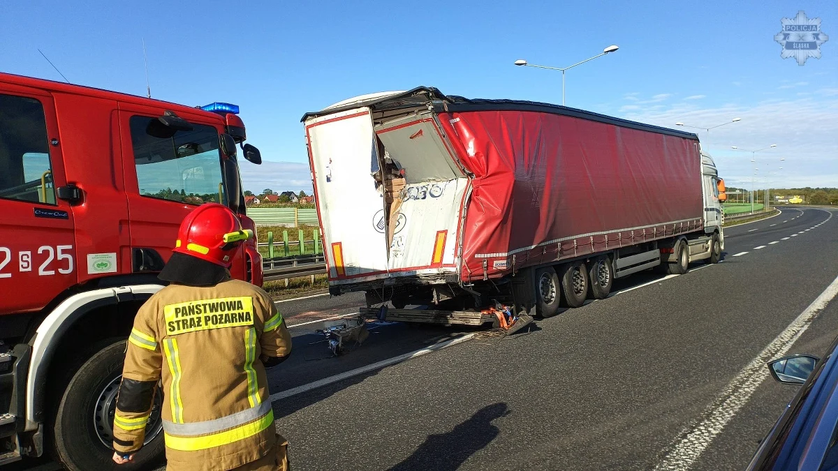 ​Wypadek dwóch ciężarówek na śląskim odcinku autostrady A4. Do groźnego zderzenia doszło w poniedziałek ok. godz. 9:00 w pobliżu miejscowości Kleszczów. Jedna osoba została poszkodowana.