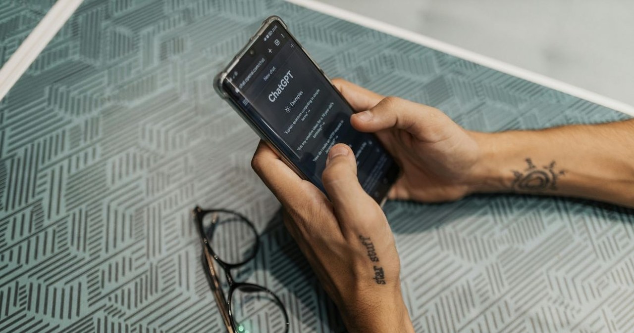 Sztuczna inteligencja reaguje lepiej na niegrzeczne polecenia