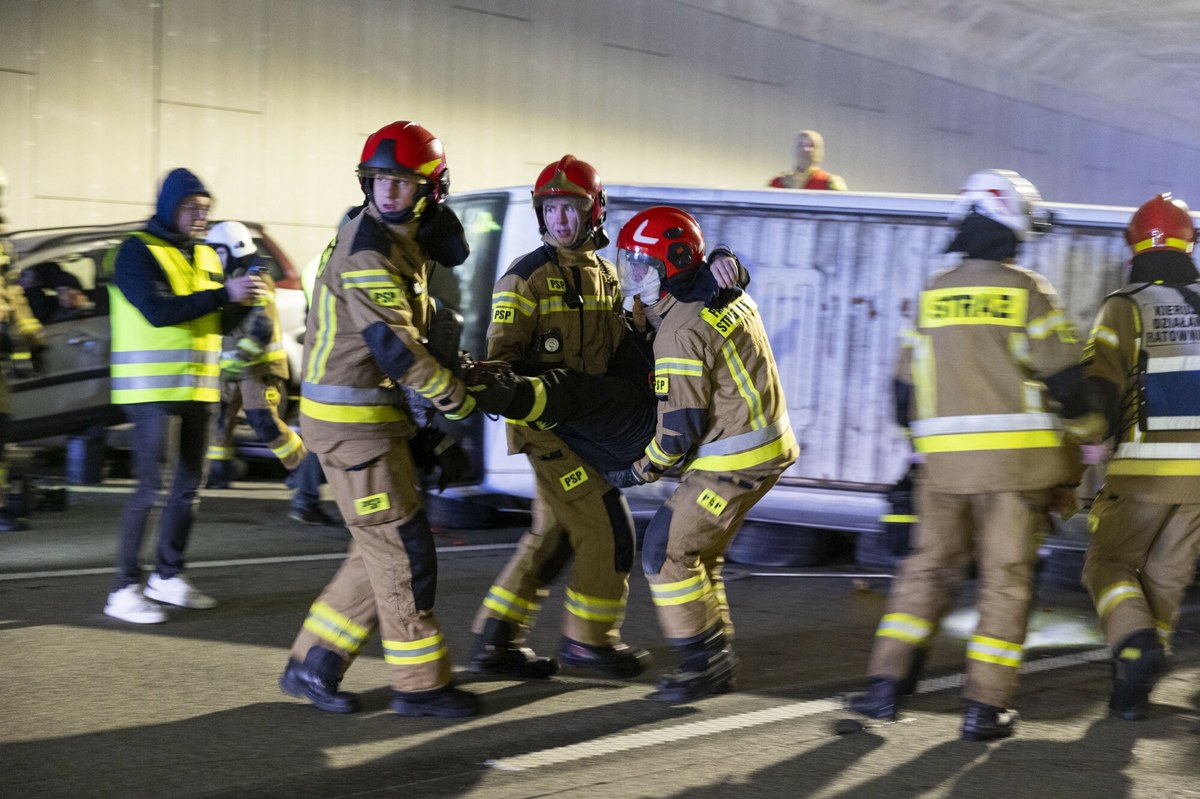 ​Akcja, adrenalina i rywalizacja - zawody ratownicze strażaków w Krakowie