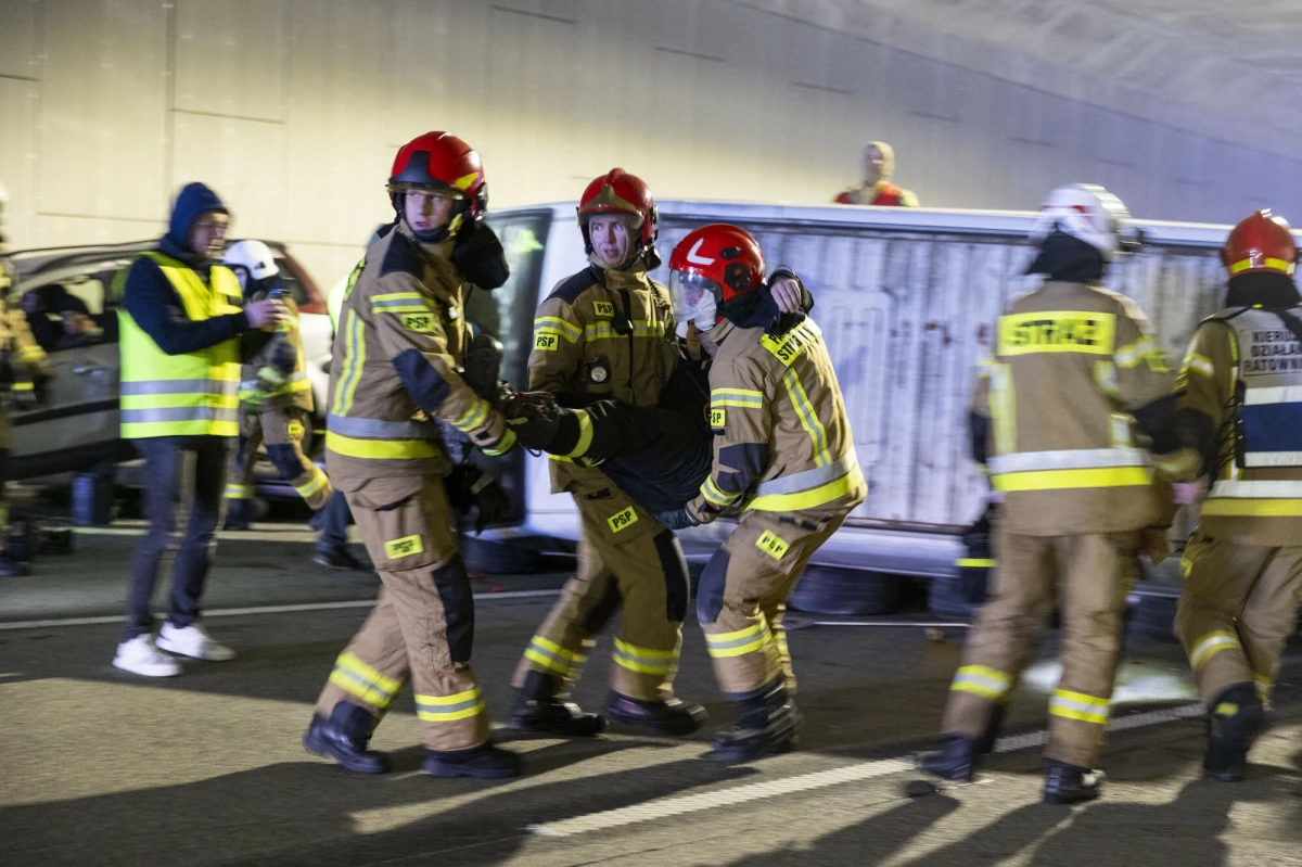Strażacy na start! To będzie prawdziwy sprawdzian umiejętności i współpracy. W dniach 17-19 września w Krakowie odbędą się I Ogólnopolskie Zawody w Ratownictwie Medycznym Strażaków PSP "Mistrzowie Ratunku 2025".
