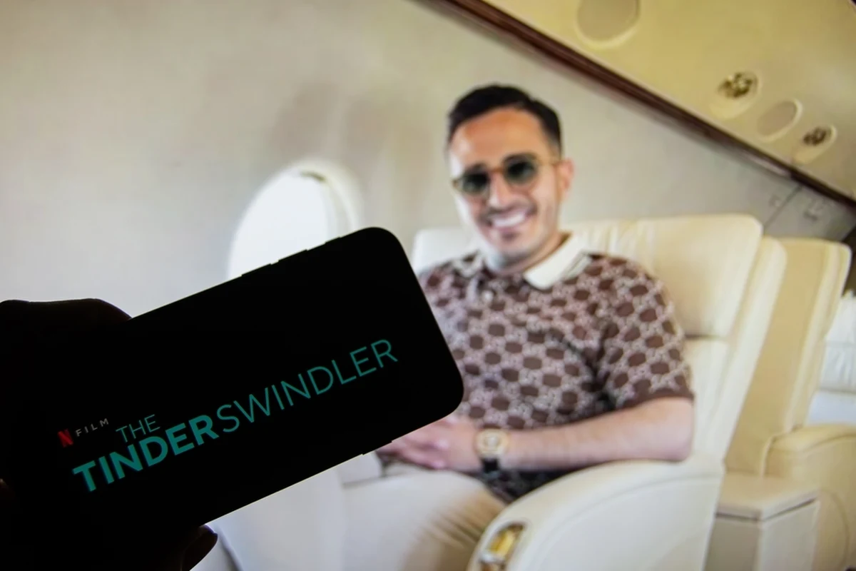 Simon Leviev, znany jako "Oszust z Tindera" z głośnego dokumentu Netflixa, został aresztowany przez gruzińskie służby tuż po przylocie do Batumi. Powody zatrzymania nie zostały na razie ujawnione – nawet jego prawnicy nie znają szczegółów sprawy.