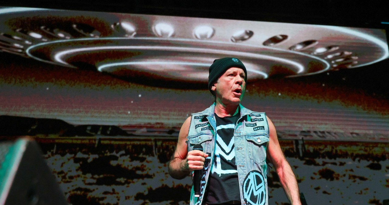 "Ogromny zaszczyt". Legenda metalu śpiewa hymn, zachwyceni fani komentują