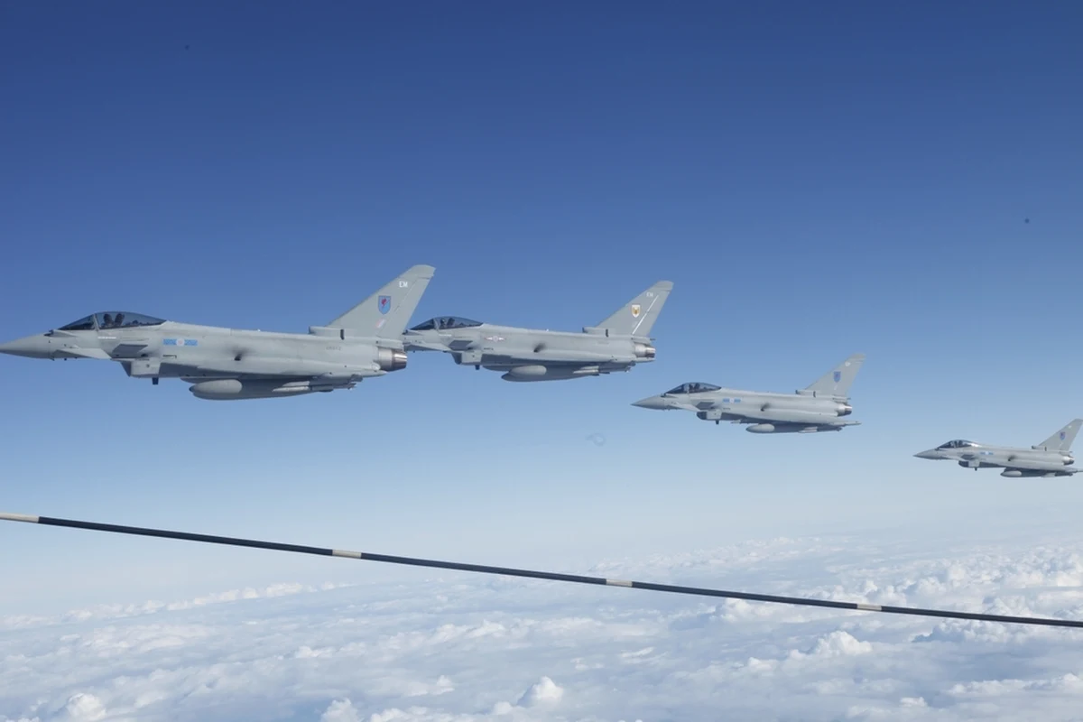 Brytyjski rząd ogłosił, że myśliwce Royal Air Force będą realizować misje obrony powietrznej nad Polską w ramach operacji NATO Wschodni Strażnik. Decyzja zapadła po ostatnich incydentach z naruszeniem polskiej przestrzeni powietrznej przez rosyjskie drony.