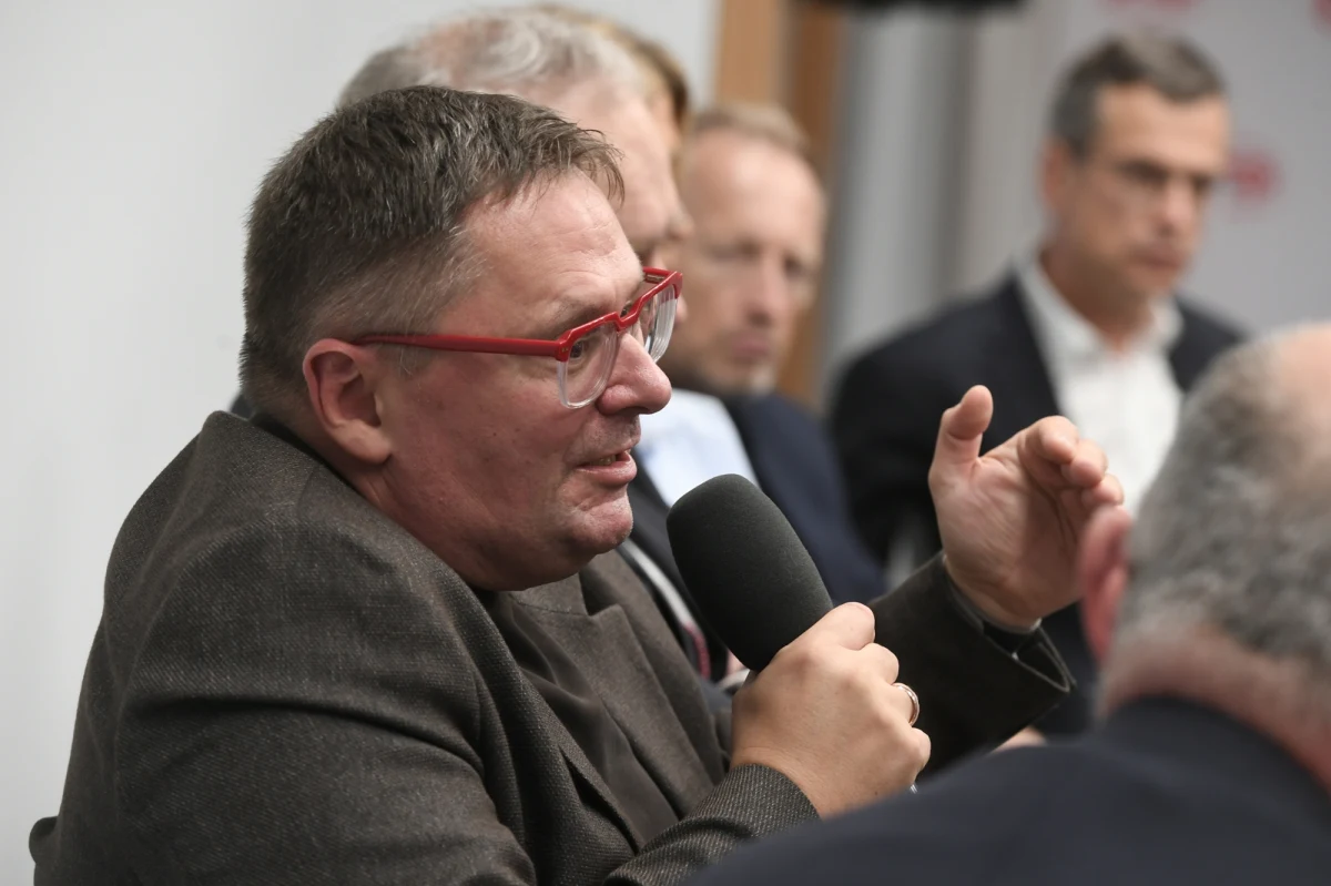 Jak AI i media społecznościowe zmieniają świat informacji? O tym rozmawiają dziś w Warszawie dziennikarze i eksperci podczas konferencji "Świat Narracji". Wśród panelistów m.in. Tomasz Terlikowski z RMF FM. Transmisja na żywo już od godziny 12:00.