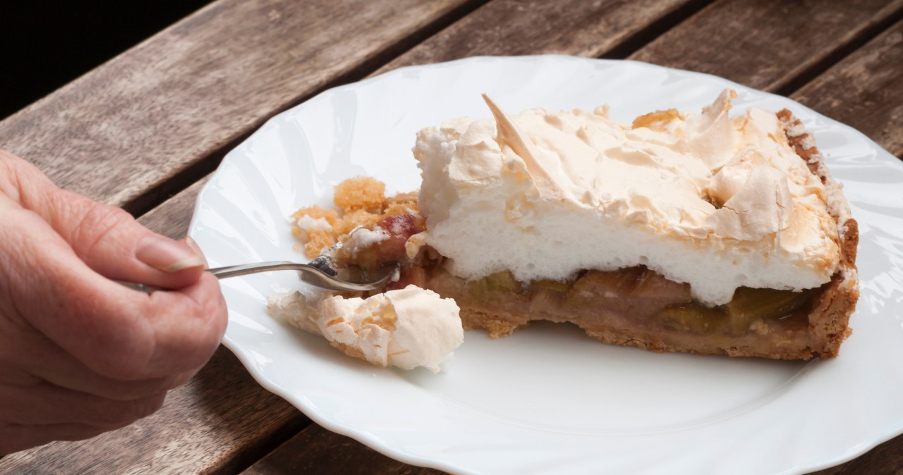 Taką szarlotkę musisz zrobić przynajmniej raz tej jesieni. Deklasuje tradycyjną