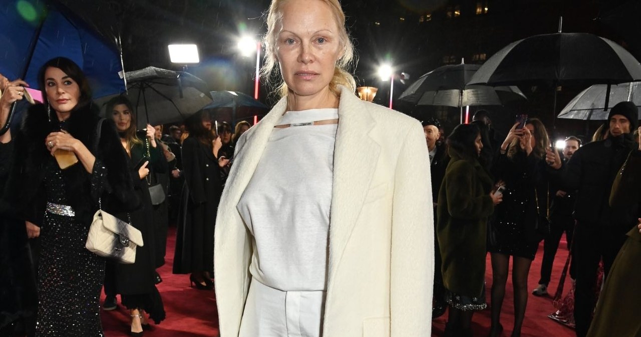 To idealne spodnie dla pań 50+. Wydłużają i wyszczuplają nogi