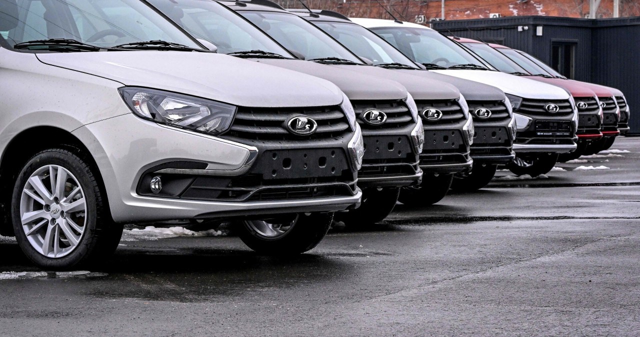 Krach na rosyjskim rynku motoryzacyjnym. Salony znikają jeden po drugim