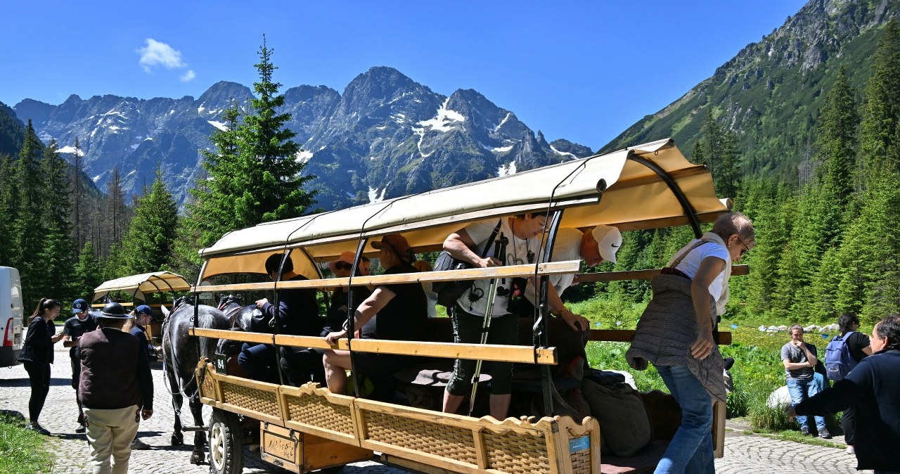 Konie wciąż wożą turystów do Morskiego Oka. Co z porozumieniem?