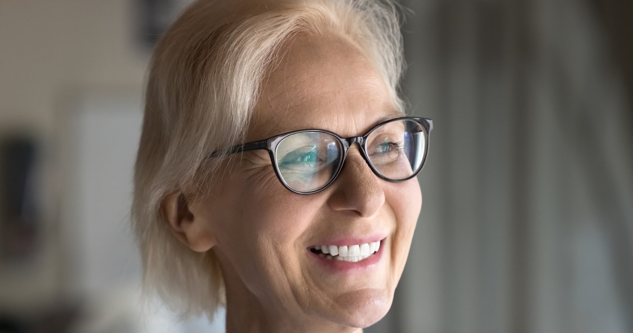 Krótsze kolejki na operację zaćmy i szybszy powrót do formy. Nowe standardy leczenia