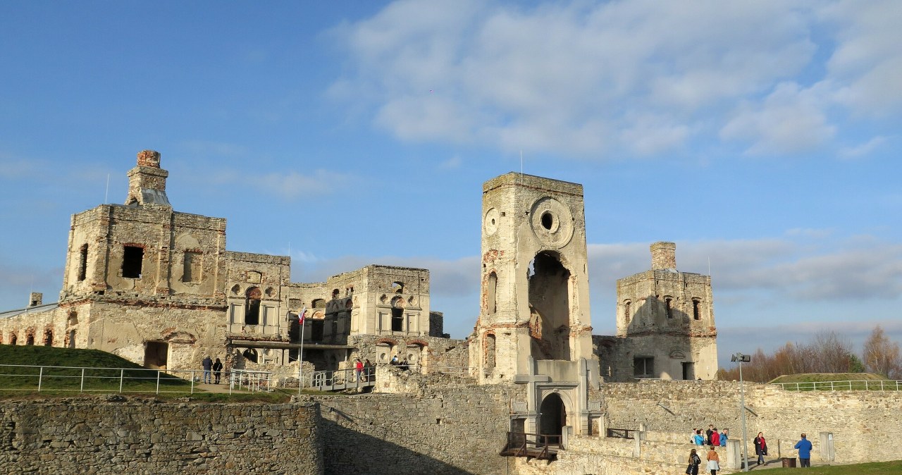 Najpiękniejsze ruiny zamku w Polsce. W sam raz, na jesienną wycieczkę