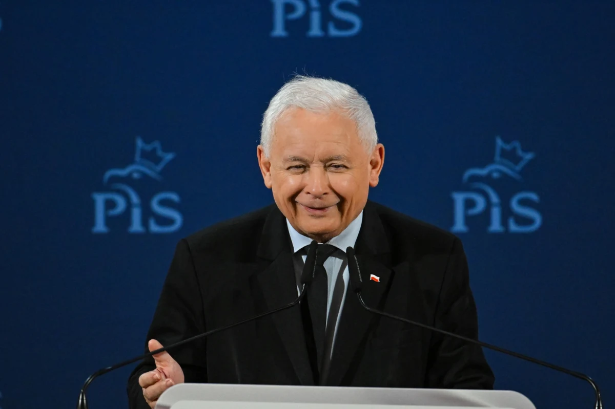 Jarosław Kaczyński nie stawił się we wtorek na posiedzeniu pojednawczym dotyczącym prywatnego aktu oskarżenia, który skierował przeciw prezesowi PiS europoseł KO Krzysztof Brejza. Sąd wyznaczył termin rozprawy na 4 listopada.