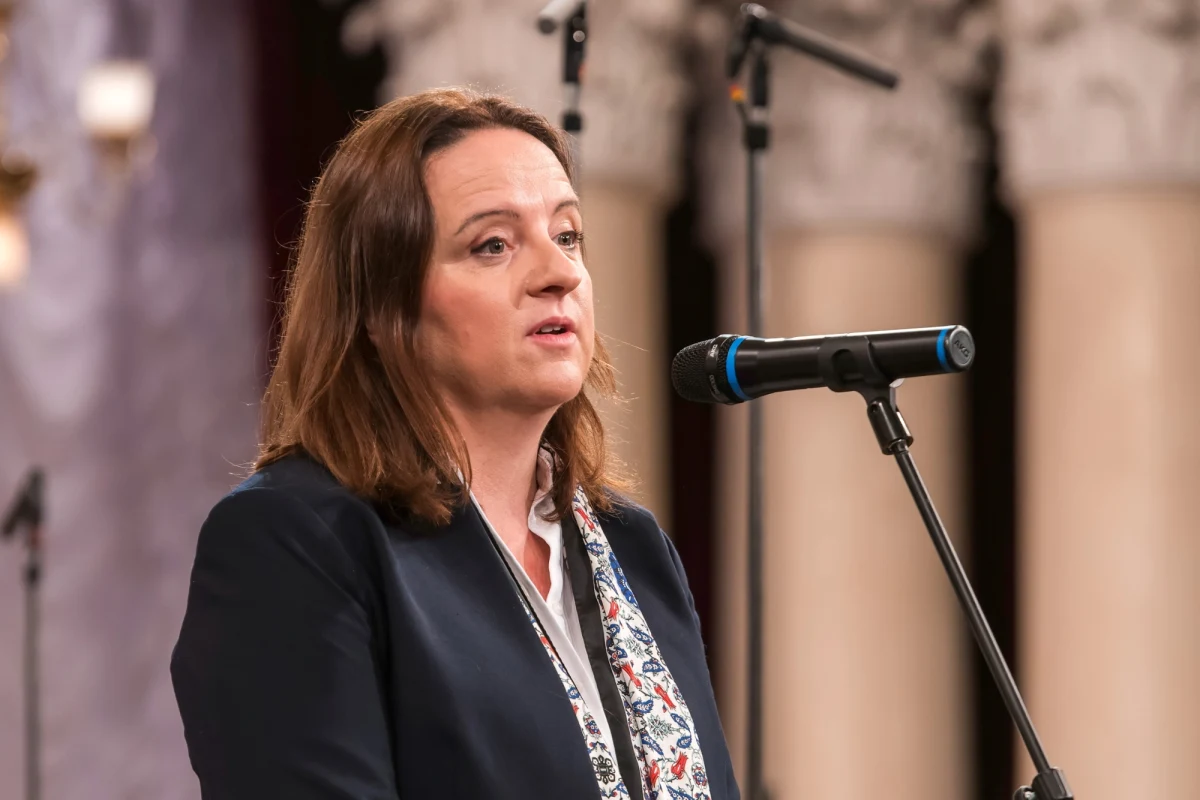 Anna Radwan-Röhrenschef została odwołana ze stanowiska wiceszefowej MSZ. "Skuteczna polityka zagraniczna wymaga działania ponad podziałami i myślenia w kategoriach racji stanu, a nie doraźnych interesów politycznych" - wskazała Radwan-Röhrenschef, informując o swoim odwołaniu.