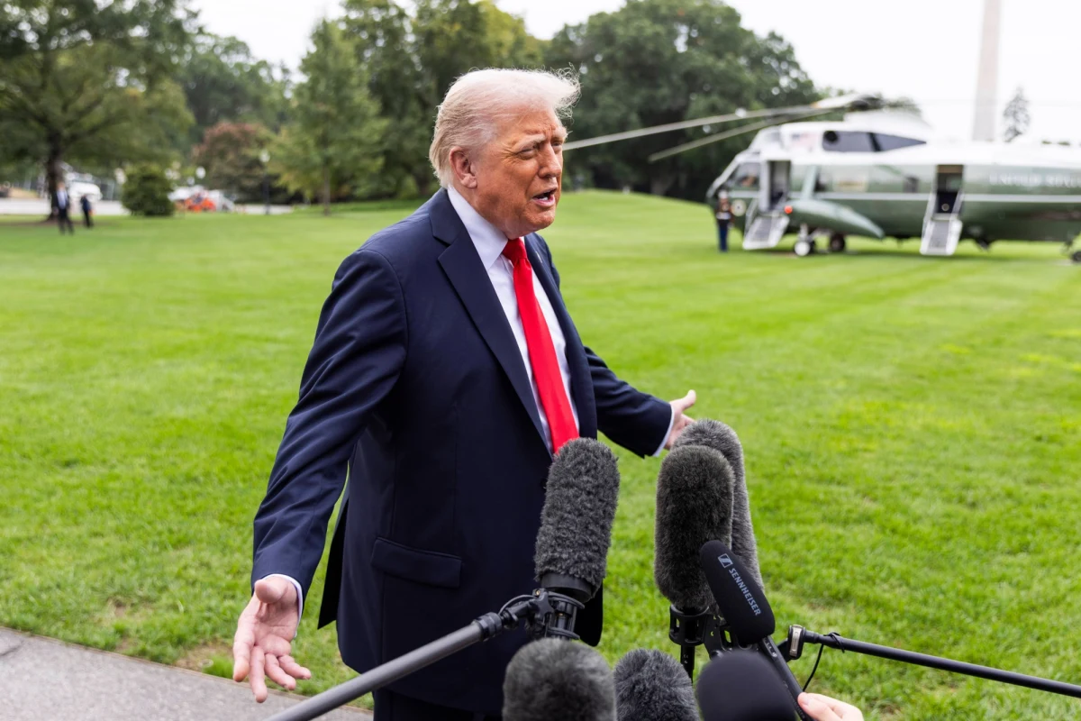 Donald Trump w ogniu pytań dotyczących swojego majątku i działalności biznesowej podczas prezydentury. Tuż przed wylotem do Wielkiej Brytanii Trump powiedział do australijskiego dziennikarza, że szkodzi swojemu krajowi, zadając mu niewygodne pytanie. Zapowiedział, że poruszy tę sprawę podczas rozmowy z premierem Australii. O co poszło? 