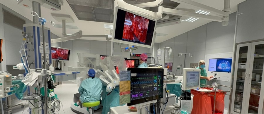 Pod lupą cyklu „Twoje Zdrowie w Faktach RMF FM” bierzemy choroby urologiczne. Zabiegi minimalnie inwazyjne, takie jak operacje robotyczne, stają się standardem w leczeniu takich schorzeń. 